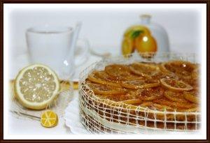 Limonnyy pirog s karamelizovannymi dolkami limona 1
