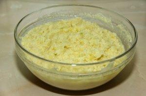 Limonnyy pirog s karamelizovannymi dolkami limona. master-klass 4