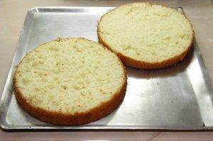 Tort biskvitnyy s tvorozhno-slivochnym kremom. master-klass 4