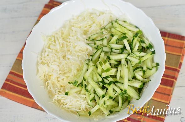 Kapustnyy salat so svezhim ogurtsom master-klass 2