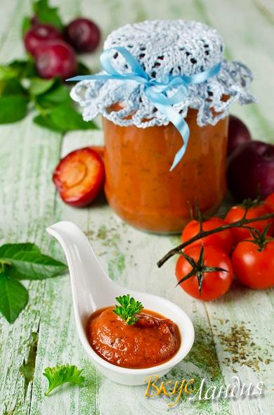 Konservatsiya Ketchup iz pomidorov i sliv 2