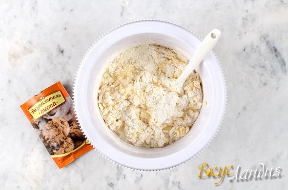 Vypechka Bananovyy keks s shokoladnoy kroshkoy i orehami keshyu master-klass 6