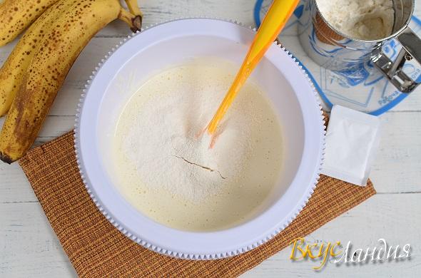 Vypechka Bananovyy pirog s kremom master-klass 6