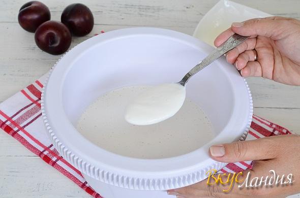 Vypechka Smetannaya sharlotka so slivami master-klass 2