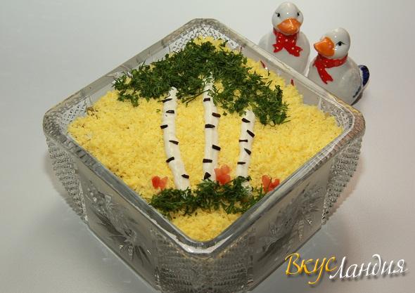 Салат с курицей и грибами Березка