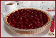 Открытый пирог с творогом и вишней