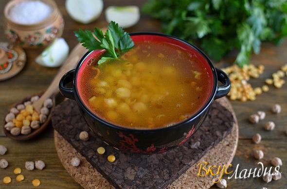 Гороховый суп с нутом и копченой грудинкой