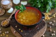 Гороховый суп с нутом и копченой грудинкой