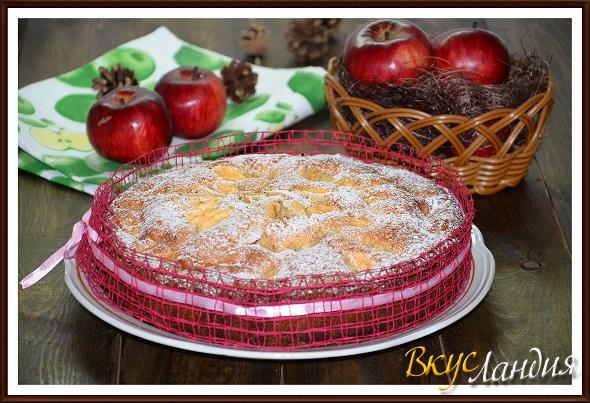 Шарлотка с яблоками