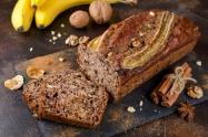 Банановый кекс с орехами и корицей