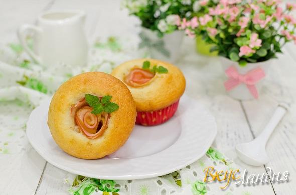Маффины с яблочными розами