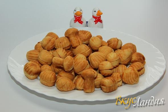 Орешки с вареной сгущенкой