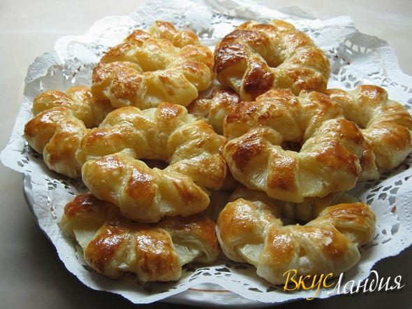 Слойка с ананасом