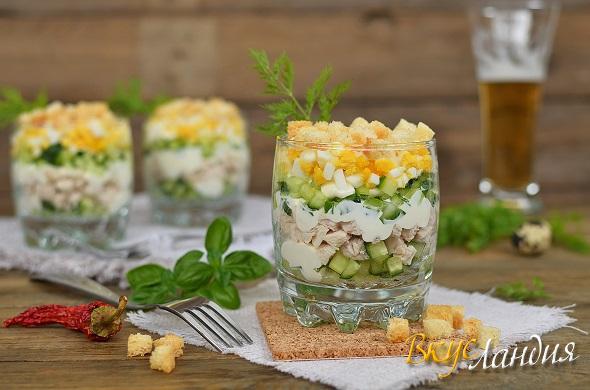 Салат с курицей и свежими огурцами Ратибор
