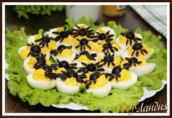 Фаршированные яйца Паучки