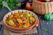 Куриное мясо с овощами и карри